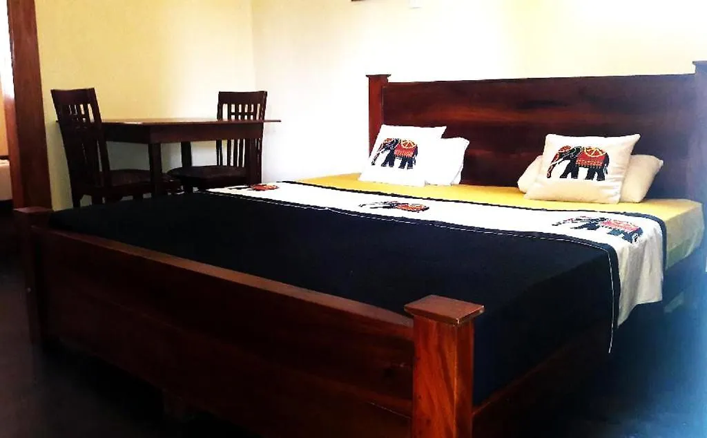 Amaara Residence Kandy 2*,
